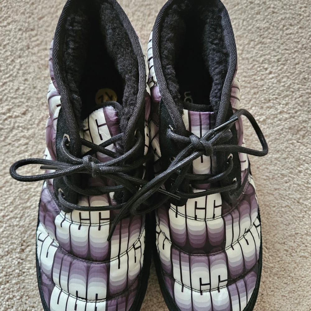 UGG  Black and White Men's Slippers